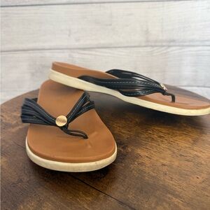 Vionic Black and Tan Sandals